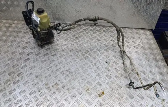 Ford Focus C-MAX Power steering pump