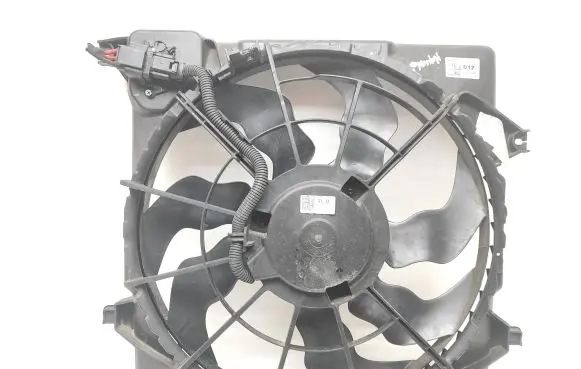 Hyundai Tucson TL Radiator cooling fan shroud A20380095 25304D7120