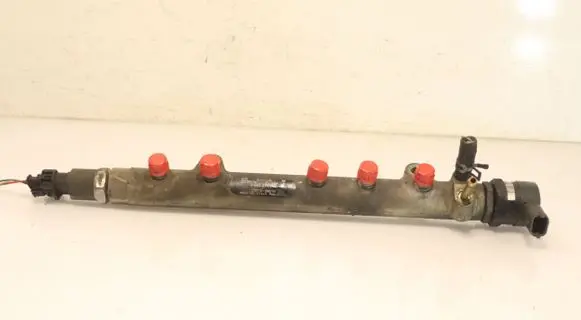 Toyota Yaris Fuel main line pipe 0445214046