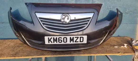 Opel Meriva B Front bumper 13267699
