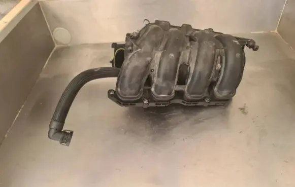 Peugeot 207 CC Intake manifold 7528172