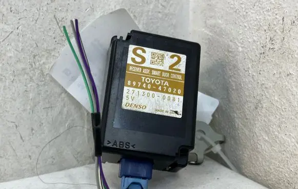 Toyota Prius (XW30) Keyless (KESSY) go control unit/module 8974047020