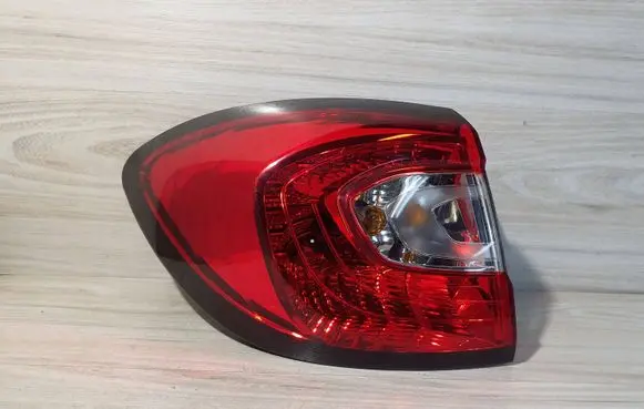 Renault Captur Rear/tail lights 265558548R