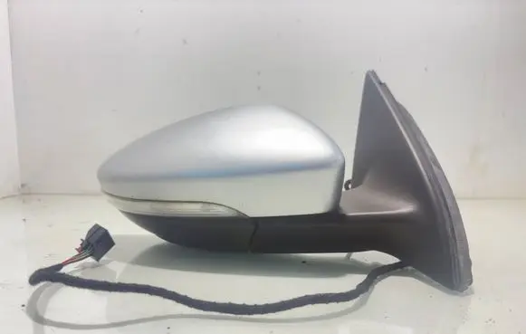 Volkswagen PASSAT B7 Front door electric wing mirror 3C0857934A