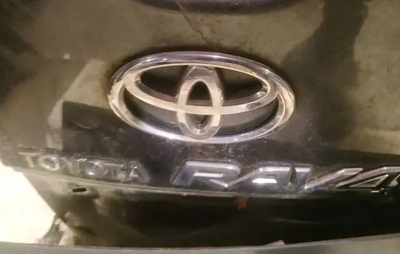Toyota RAV 4 (XA30) Manufacturer badge logo/emblem 