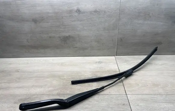 Skoda Superb B6 (3T) Front wiper blade arm 3T1955409A