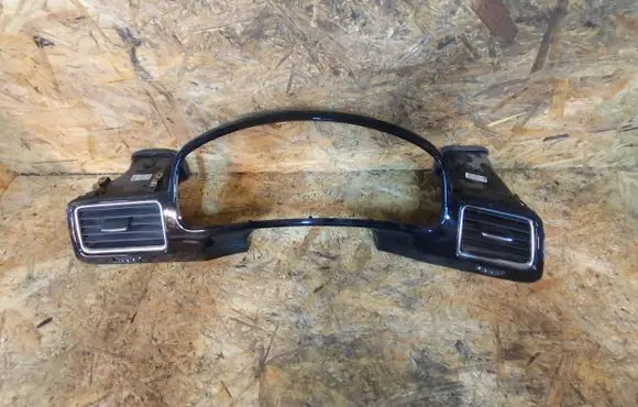 Volkswagen Touareg II Dashboard trim 7P1857189B