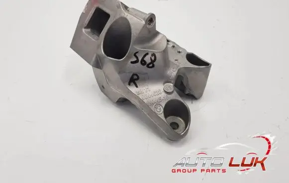 BMW 7 G70 Engine mount bracket