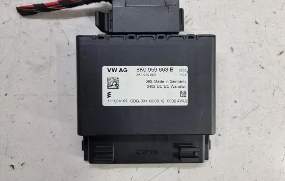 Audi A4 S4 B8 8K Voltage converter/converter module 8K0959663B
