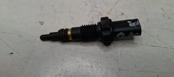 BMW 3 E90 E91 Coolant temperature sensor 7797957