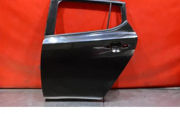 Nissan Leaf I (ZE0) Rear door 
