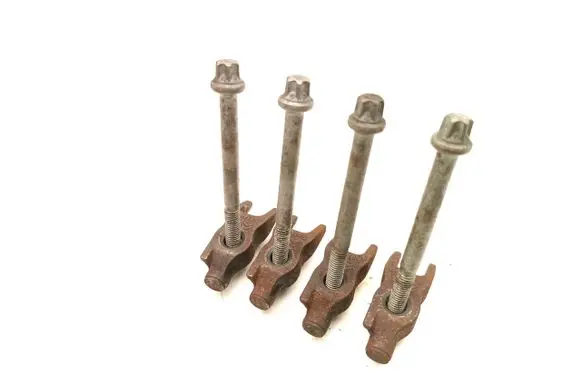 Opel Vivaro Fuel Injector clamp holder 9811760780