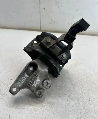 Peugeot 3008 I Engine mount bracket 9681855180