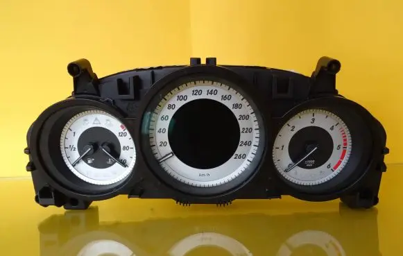 Mercedes-Benz C W204 Speedometer (instrument cluster) A2049004108