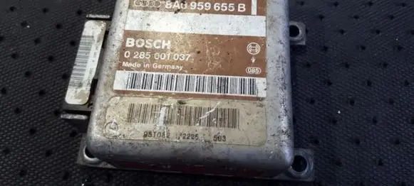 Audi A4 S4 B5 8D Airbag control unit/module 8a0959655b 0285001037