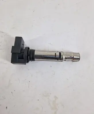 Volkswagen Scirocco High voltage ignition coil 036905715F