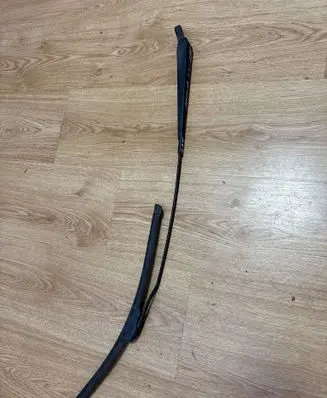 Ford Mondeo MK II Front wiper blade arm 93BG17526C2C