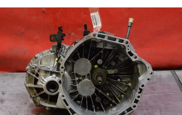 Renault Trafic I Manual 6 speed gearbox PF6040