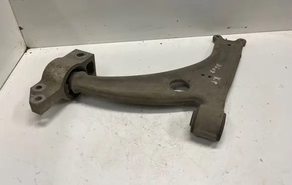 Volkswagen PASSAT B6 Front lower control arm/wishbone 3C0407153B