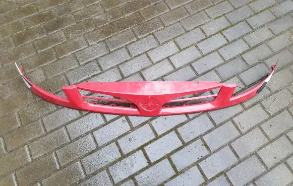Nissan Kubistar Front bumper upper radiator grill 8200186288