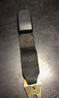 BMW 7 E32 Rear seatbelt buckle 1944443