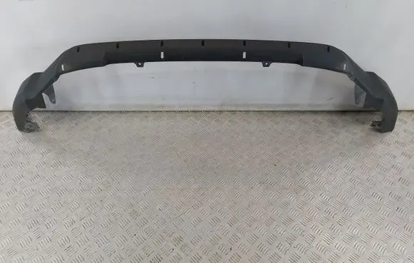Front bumper lip