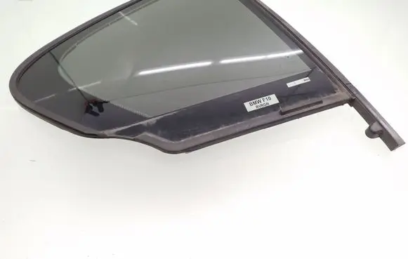 Rear vent window glass