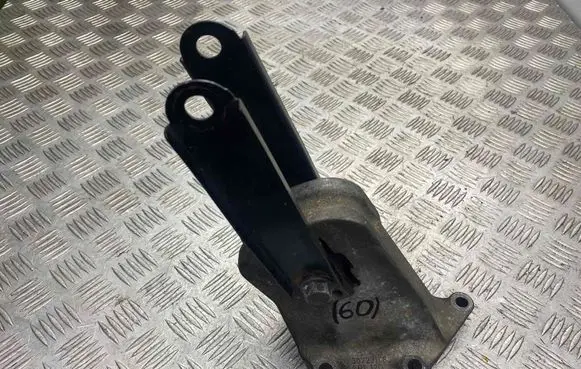 Volvo XC90 Engine mount bracket 30723146
