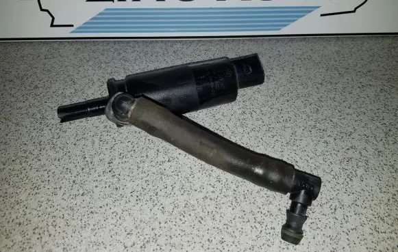 BMW 7 E65 E66 Headlight washer pump 67128377613