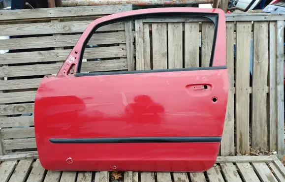 Mitsubishi Colt Front door