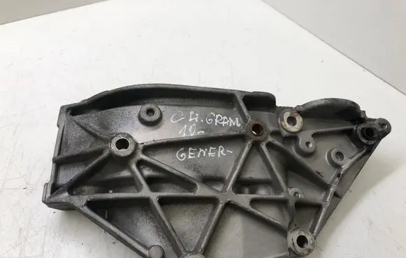 Citroen C4 Grand Picasso Generator/alternator bracket 9682367380