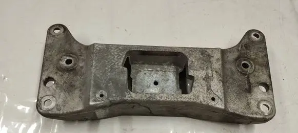 BMW 6 F06 Gran coupe Gearbox mounting bracket 6777613