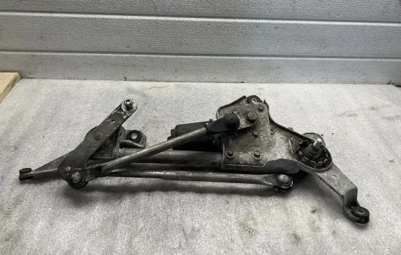Mitsubishi Grandis Wiper motor 395A