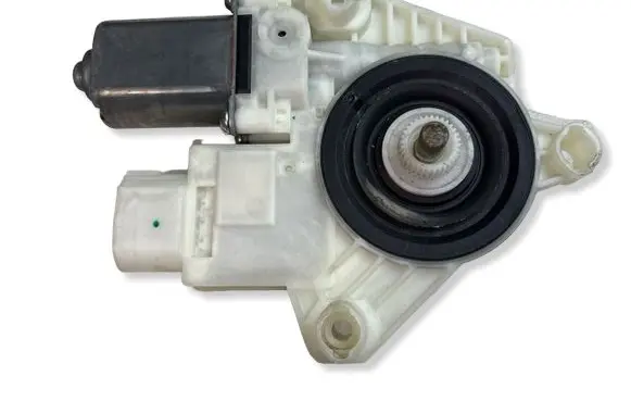 BMW M5 F90 Front door window regulator motor 7455081 C35315105