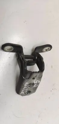 Nissan Juke I F15 Rear door lower hinge