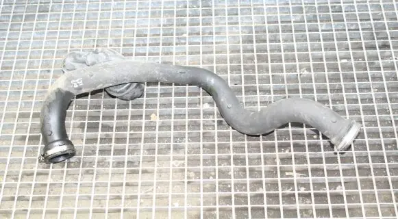 Audi A5 8T 8F Intercooler hose/pipe 8K0145673
