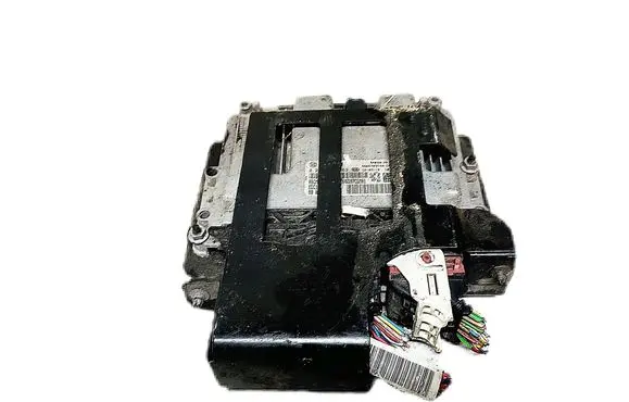 Citroen C4 I Engine control unit/module 9802218680