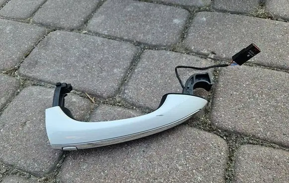 Opel Insignia B Front door exterior handle 