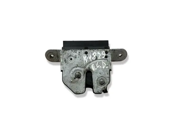 Opel Corsa D Tailgate/trunk/boot lock/catch/latch 55701971