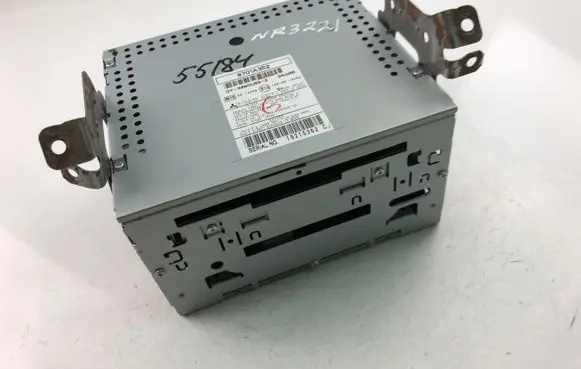 Mitsubishi Lancer VIII Radio/CD/DVD/GPS head unit 8701A352