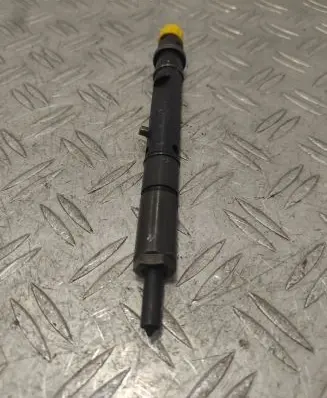Audi A4 S4 B7 8E 8H Fuel injector 059130201G