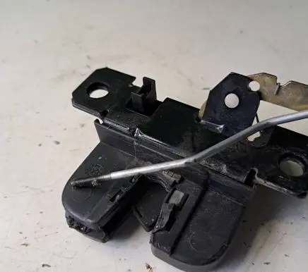Volkswagen Touareg I Tailgate/trunk/boot lock/catch/latch 7L6827505