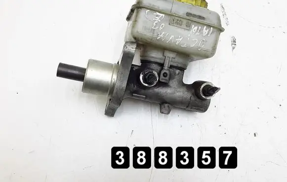 Skoda Octavia Mk1 (1U) Master brake cylinder 1J1611301B