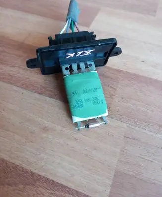 Dacia Logan II Heater blower motor/fan resistor 271509981R