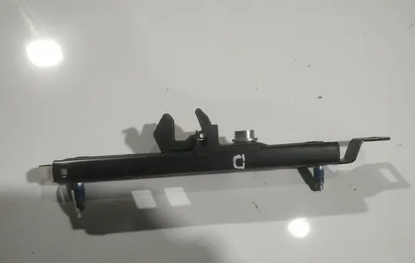 Opel Zafira B Seat belt adjustment rail 