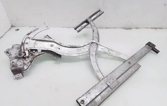 Volkswagen PASSAT B3 Front door manual window regulator 357837402
