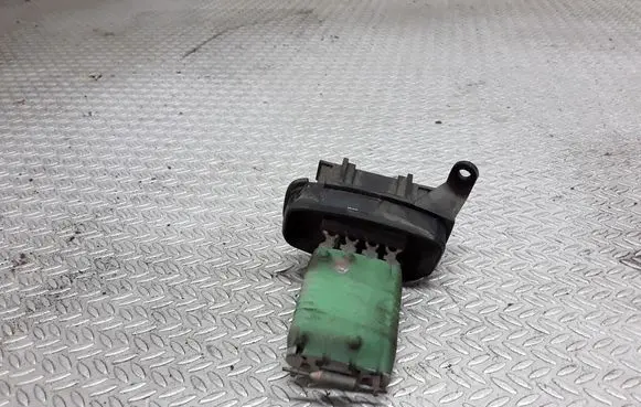 Mercedes-Benz Vito Viano W638 Heater blower motor/fan resistor 133282S