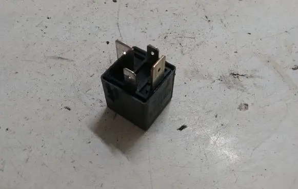 Mercedes-Benz Vito Viano W638 Other relay A0025422619