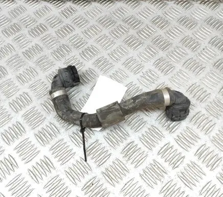 BMW 5 G30 G31 Engine coolant pipe/hose 8602626