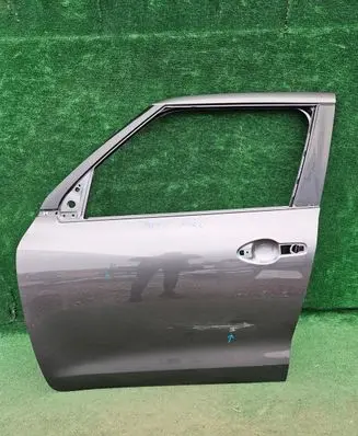 Suzuki Swift III Front door CLC1353